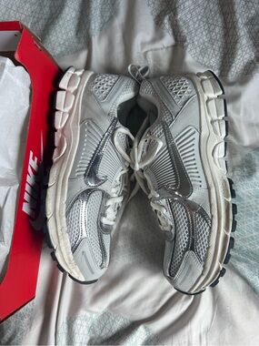 Nike vomero 5